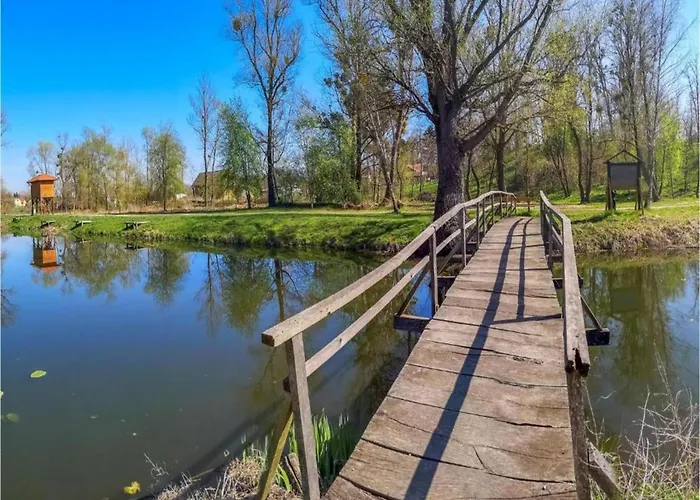 Vikendica With Pool Near Sea